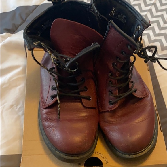 Used kids Dr. Martens. - Picture 1 of 6
